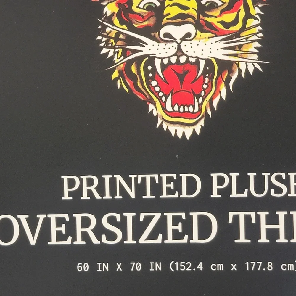 NWT ED HARDY Checkered Oversized 60 x 70 Plush Throw Blanket Skulls and Roses‎